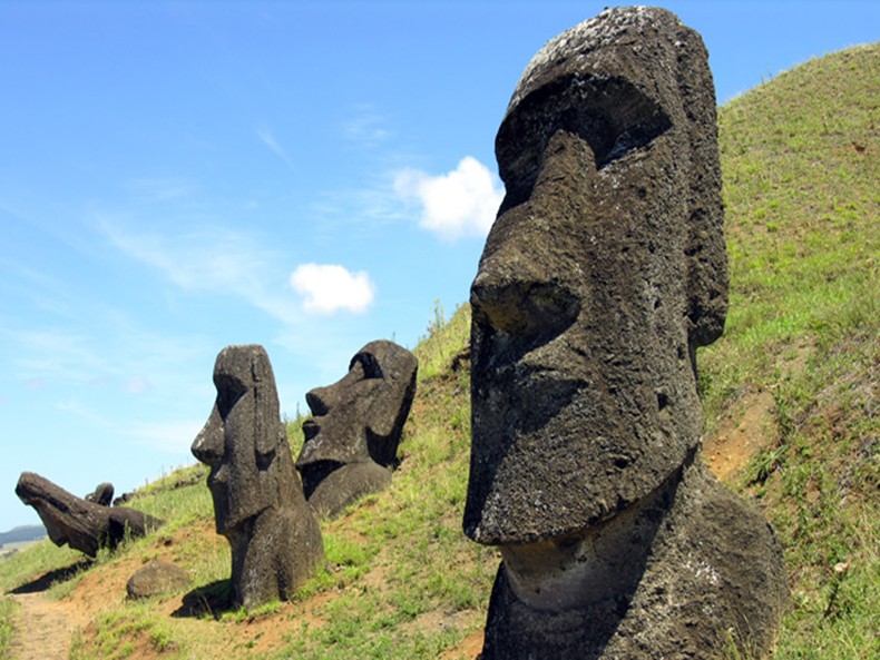 AD-Easter-Island-Statue-Bodies-4A